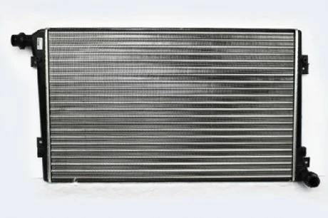 VW Радиатор охлаждения Audi A3,Skoda Octavia II,Caddy III,Golf V,Passat,Touran 1.9/2.0TDI ASAM 80330