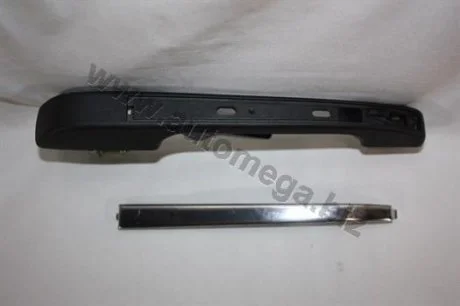Ручка дверей задньої правої Audi 100 82-87 Automega (Dello) 100032410