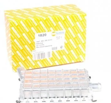 Радіатор масляний AUTOTECHTEILE 1 001 820