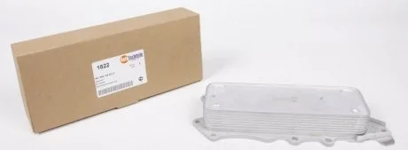 Радиатор масляный AUTOTECHTEILE 1 001 822