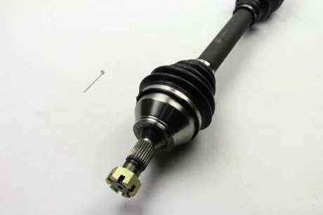 Напіввісь Berlingo/Partner 1.6HDI/1.6i 08- Пр. BGA DS6726RA