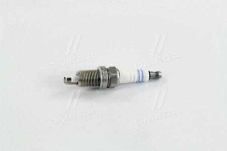 Свеча зажигания Jeep, Toyota Z152 BOSCH 0242229590