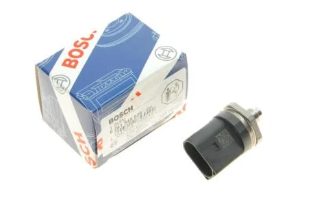 Датчик давления подачи топлива VW Touaran 2.0 BOSCH 0261545026