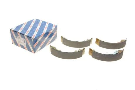 Тормозные колодки барабанные BMW - DE LA CHAPELLE 316/316i/316i Cabrio/318i/318i Cabrio/320i BOSCH 0986487013