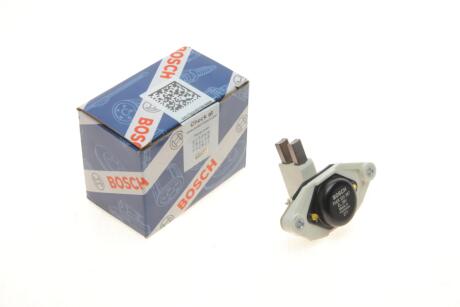Електр. регулятор напруги генератора BOSCH F04R320367 (фото 1)