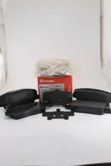 Тормозные колодки дисковые BREMBO P30081