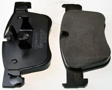 Гальмівні колодки дискові перед. CITROEN C4 GRAND PICASSO II, C4 PICASSO II PEUGEOT 308 II, 308 SW II 1.2-2.0D 02.13- Denckermann B111325 (фото 1)