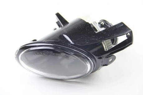 Протитуманка VW Passat B6 05 - ліва HELLA 1N0 271 296-031