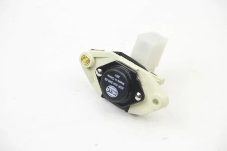 Регулятор напруги генератора HELLA 5DR004246-021