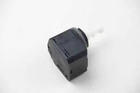 Коректор фари A3/A6/ASTRA/SPRINTER 01- HELLA 6NM008830-601