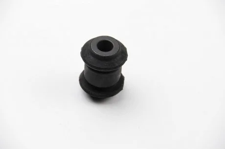 Сайлентблок підвіски передн.мост л/п спереду SEAT IBIZA, SKODA FABIA, VW POLO 99- LEMFORDER 29709 01