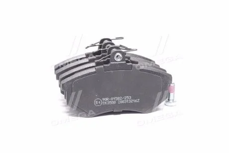 Колодки гальмові передні VW Golf 3,Caddy, Passat B3, Seat Cordoba, Ibiza /без датч./ LPR 05P216