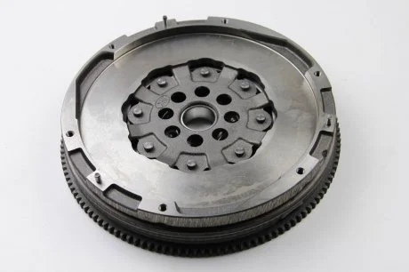Маховик Master/Movano 2.3dCi 10- (с выступом) LuK 415 0485 10