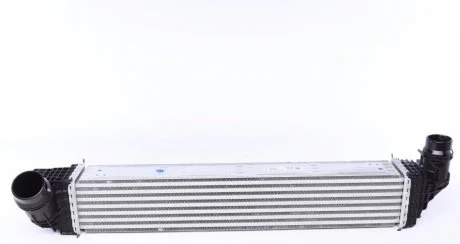 Радиатор интеркулера MAHLE / KNECHT CI 478 000P