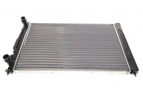 Радиатор охлаждения MAHLE / KNECHT CR 647 000S
