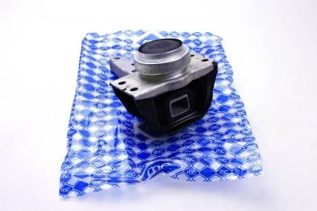 Подушка двигуна з кронштейном перед. Citroen C4/Peugeot 307/308 2.0HDI 08- Пр. Metalcaucho 04763