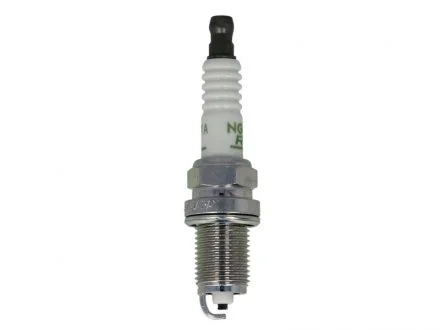 Свеча зажигания = BKR6EYA-11 NGK 4073