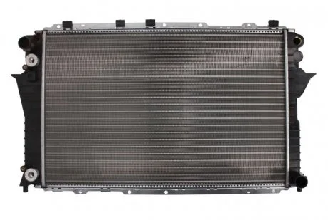 Радіатор охолодження AUDI 100/A6 2.6-2.8 AT NISSENS 60476