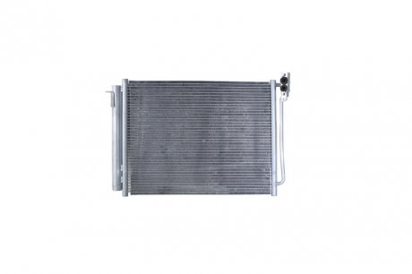 Радиатор кондиционера BMW X5 E53 (00-) NISSENS 94605 (фото 1)