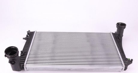 Радиатор интеркулера NRF 30199 (фото 1)