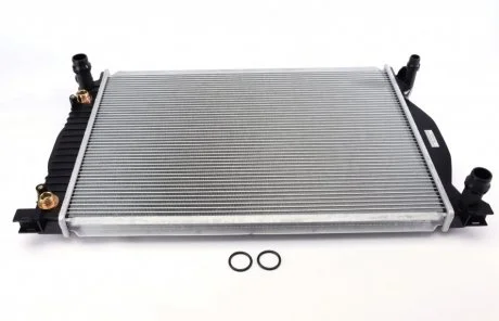 Радиатор охлаждения двигателя AUDI A4/A6 FSi 01- NRF 53190