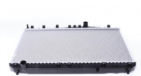Радиатор системы охлаждения двигателя NRF 53384 (фото 1)