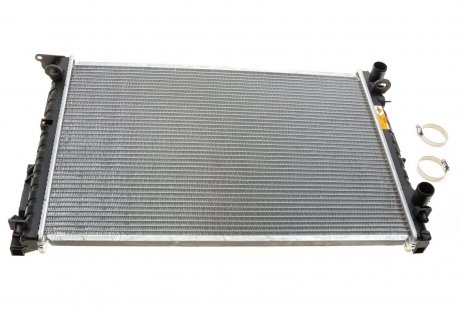 Радиатор охлаждения двигателя NRF 58242 (фото 1)