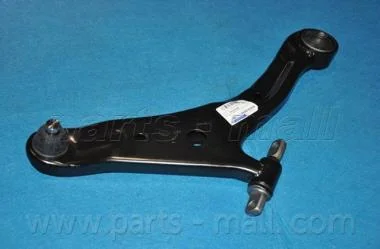 Важіль підвіски передній правий Hyundai Santa Fe 00-05 (PARTS-MALL) PARTS MALL (PMC) PXCAA-026LR