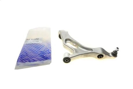 Рычаг передний нижний правый VW Touareg 10-18 RTS 96-95979-1 (фото 1)