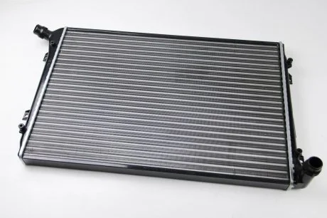Радіатор води, 1.9/2.0TDI (650x452x34) 04-10 (+AC) THERMOTEC D7W036TT