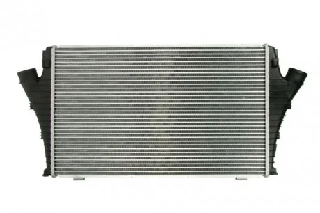 Интеркулер THERMOTEC DAX011TT