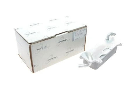 Радіатор масляний TRUCKTEC 07.18.081