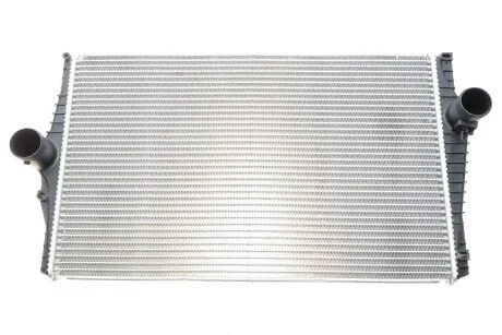 Интеркулер Valeo 818280