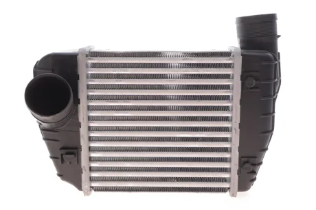Інтеркулер Valeo 818326