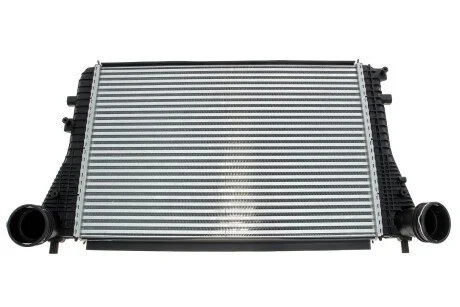 Интеркулер Valeo 818795